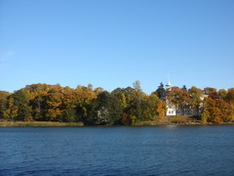 Осень в городе, море